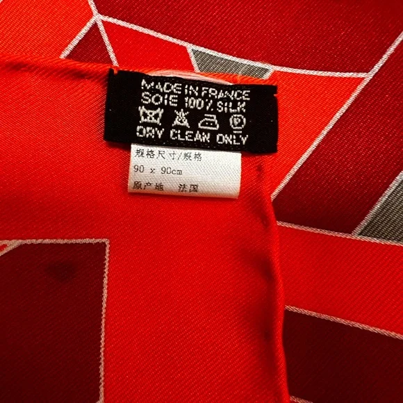 auth HERMES 90 Square Scarf made in France 100% silk - Picture 2 of 7